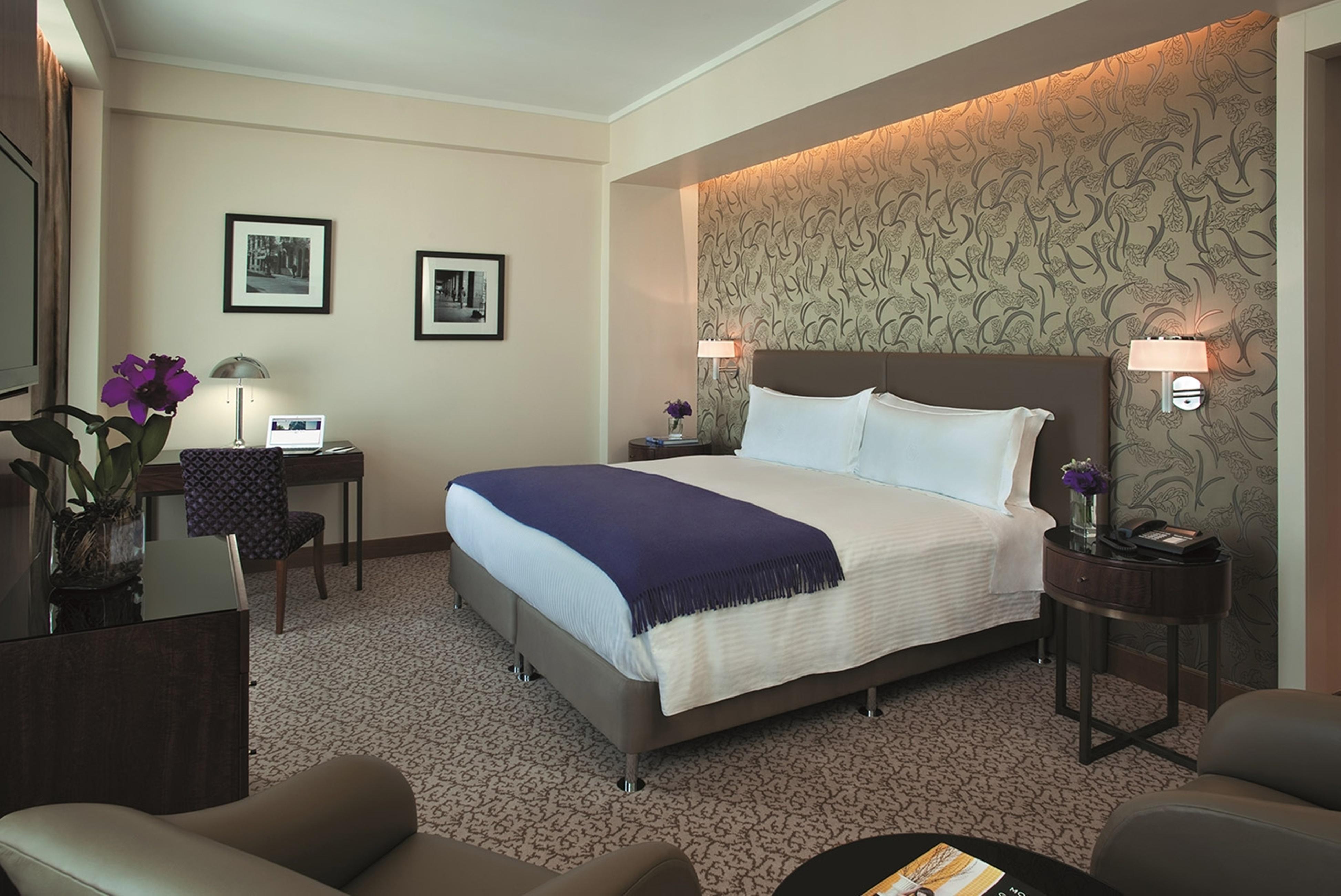 Alvear Art Hotel Buenos Aires Exterior photo A bedroom at the Conrad Hilton London St. George's Wharf