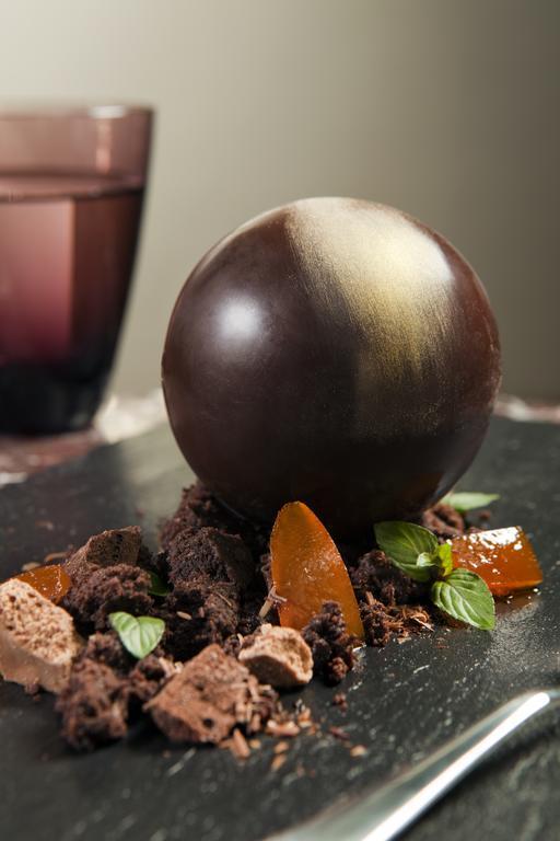 Alvear Art Hotel Buenos Aires Exterior photo A chocolate bomb