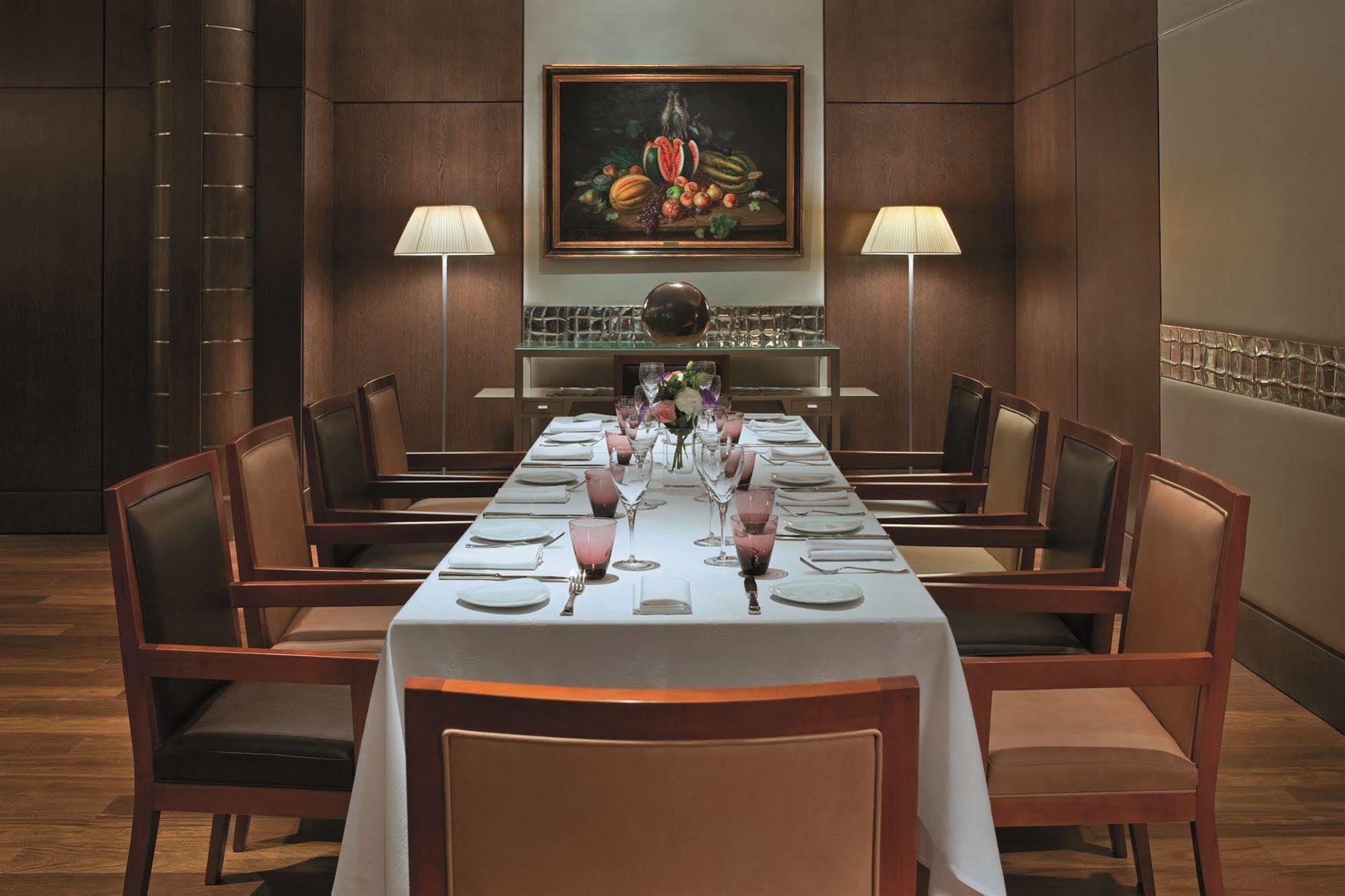 Alvear Art Hotel Buenos Aires Exterior photo A private dining room at the restaurant