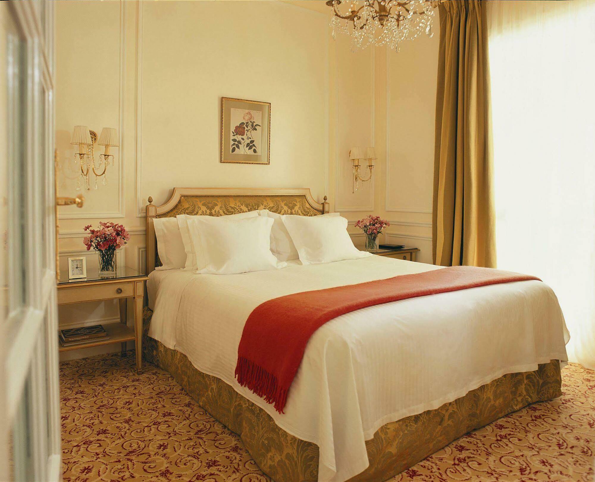 Alvear Art Hotel Buenos Aires Exterior photo A bedroom at the hotel